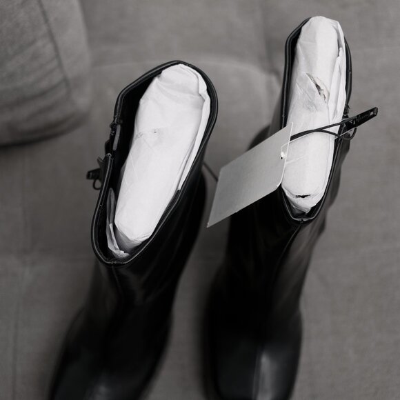 H&M - Ankle Boots - Picture 2 of 3